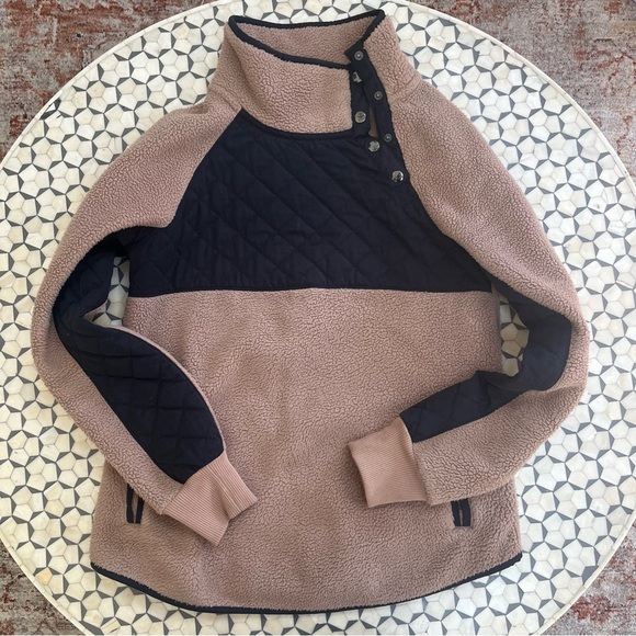 Abercrombie Two-Tone Pullover - Picture 1 of 4
